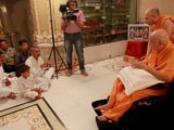 Swamishri blesses devotees from Napad