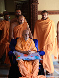  Swamishri on the way for Thakorji's darshan