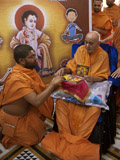  Swamishri inaugurates new audio publication for kids, 'Shishu Killol'