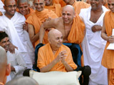 Swamishri in a divine mood in the Smruti Mandir pradakshina