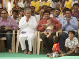 Devotees engaged in darshan of Swamishri