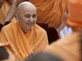 Swamishri in a divine mood in the Smruti Mandir pradakshina