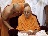  Swamishri in a divine mood in the Smruti Mandir pradakshina