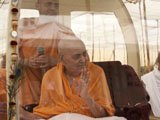 Swamishri blesses devotees