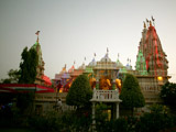  BAPS Shri Swaminarayan Mandir, Ahmedabad, at dawn