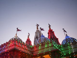  BAPS Shri Swaminarayan Mandir, Ahmedabad, at dawn