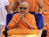  Swamishri arrives for Thakorji's darshan