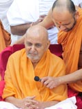  Swamishri in the Smruti Mandir pradakshina