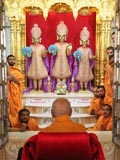  Swamishri engaged in Thakorji's darshan