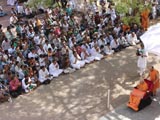  Swamishri bids Jai Swaminarayan to devotees
