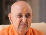  Swamishri engaged in darshan 
