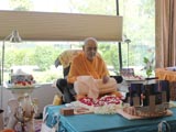  Swamishri performs his morning puja