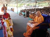  Swamishri performs murti-pratishtha arti