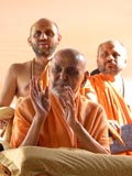  Swamishri blesses all