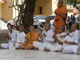 Sadhus and sadhaks engaged in darshan of Swamishri