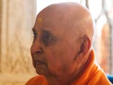  Swamishri engaged in darshan of Thakorji