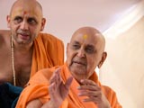 Swamishri blesses devotees