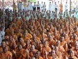  Sadhus engaged in darshan of Swamishri