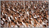  Youths engaged in darshan of Swamishri