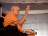  Swamishri blesses all