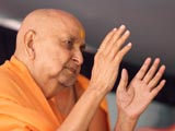  Swamishri blesses all