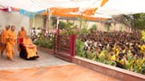 Swamishri arrives for darshan 