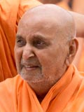 Swamishri in a divine, jovial mood