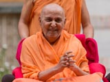 Swamishri in a divine, jovial mood