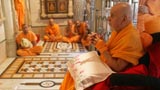 Swamishri engrossed in darshan