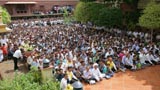  Devotees doing darshan of Swamishri