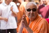  Swamishri bids Jai Swaminarayan to devotees