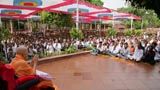 Swamishri bids Jai Swaminarayan to devotees 