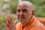 Swamishri bids Jai Swaminarayan 