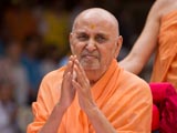 Swamishri bids Jai Swaminarayan 