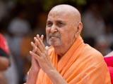 Swamishri bids Jai Swaminarayan 