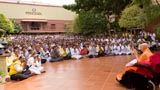 Swamishri bids Jai Swaminarayan to devotees 