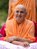 Swamishri in a divine, jovial mood 
