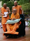 Swamishri in a divine, jovial mood 