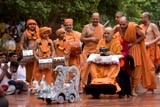 Swamishri drives the remote-controlled chariot of Harikrishna Maharaj 