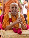 Swamishri in a divine, jovial mood