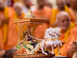 Harikrishna Maharaj in a special chariot 