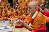 Swamishri performs arti of Shri Harikrishna Maharaj