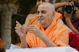 Swamishri in a divine, jovial mood