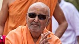 Swamishri bids Jai Swaminarayan