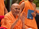  Swamishri blesses devotees