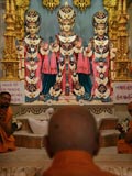  Swamishri doing darshan of Thakorji in the mandir