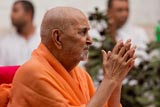  Swamishri bids Jai Swaminarayan to devotees
