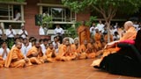 Swamishri bids Jai Swaminarayan to sadhus and devotees