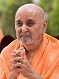 Swamishri in the mandir for darshan