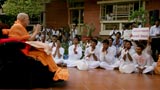 Swamishri bids Jai Swaminarayan to devotees